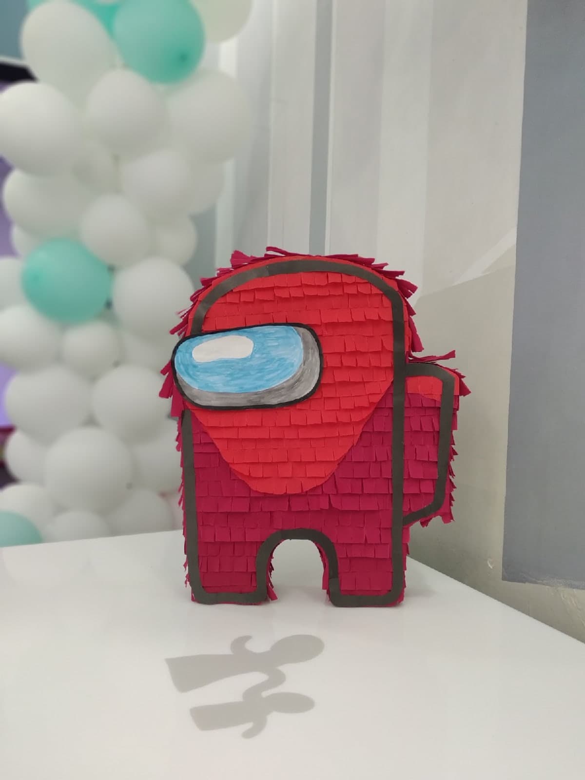 Пиньята красная в форме персонажа из игры Among Us (амонг ас)