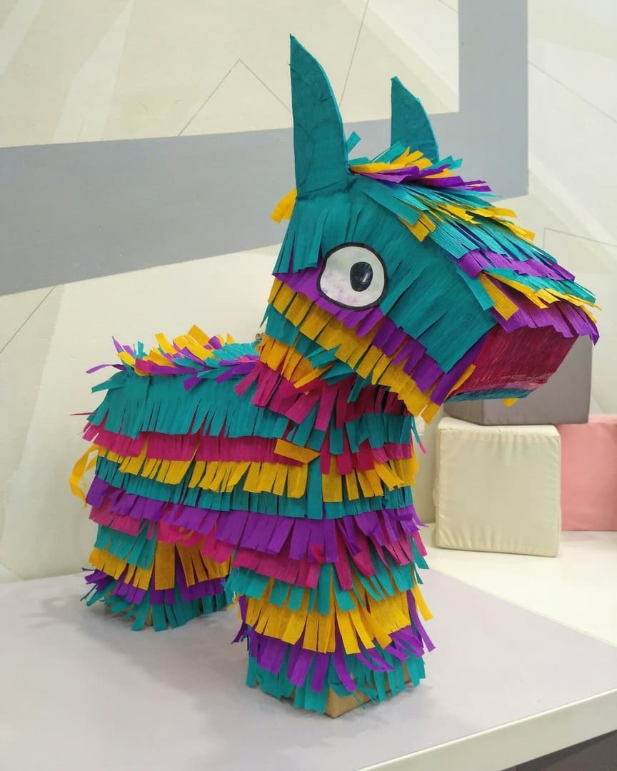 пиньята цветная праздничная бирюзовая в форме собачки