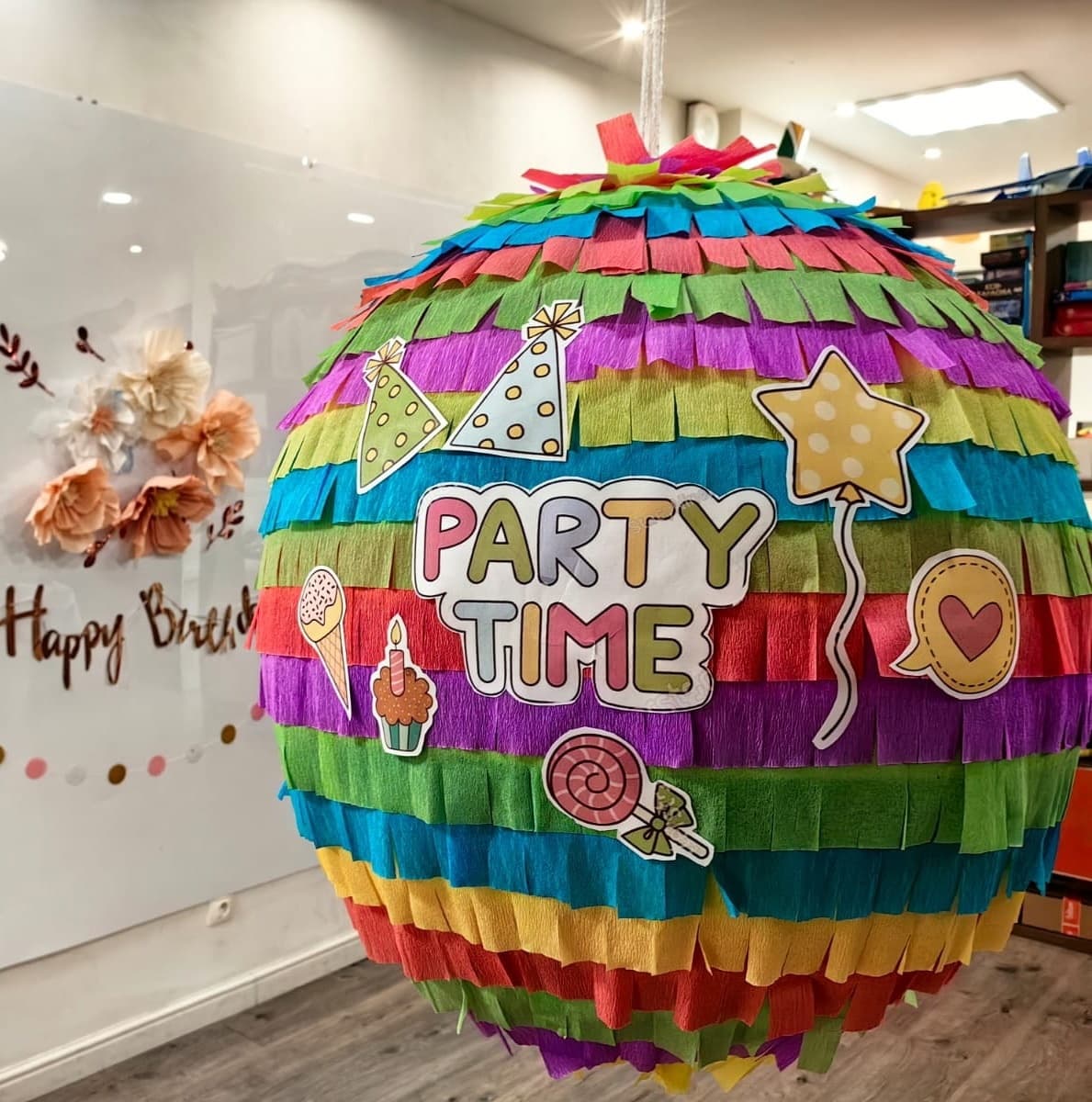 пиньята круглая яркая цветная party time